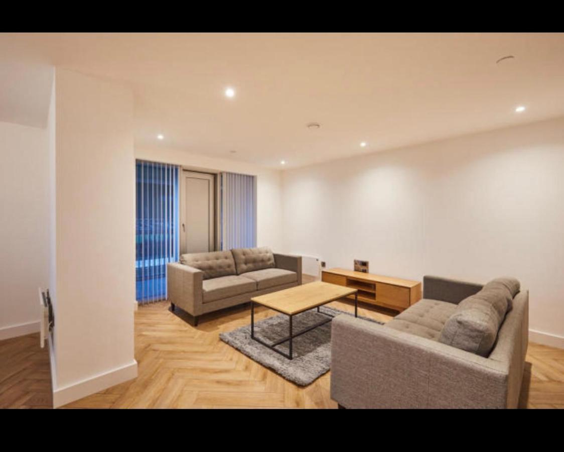 Luxurious Centre 2 Bed Манчестер