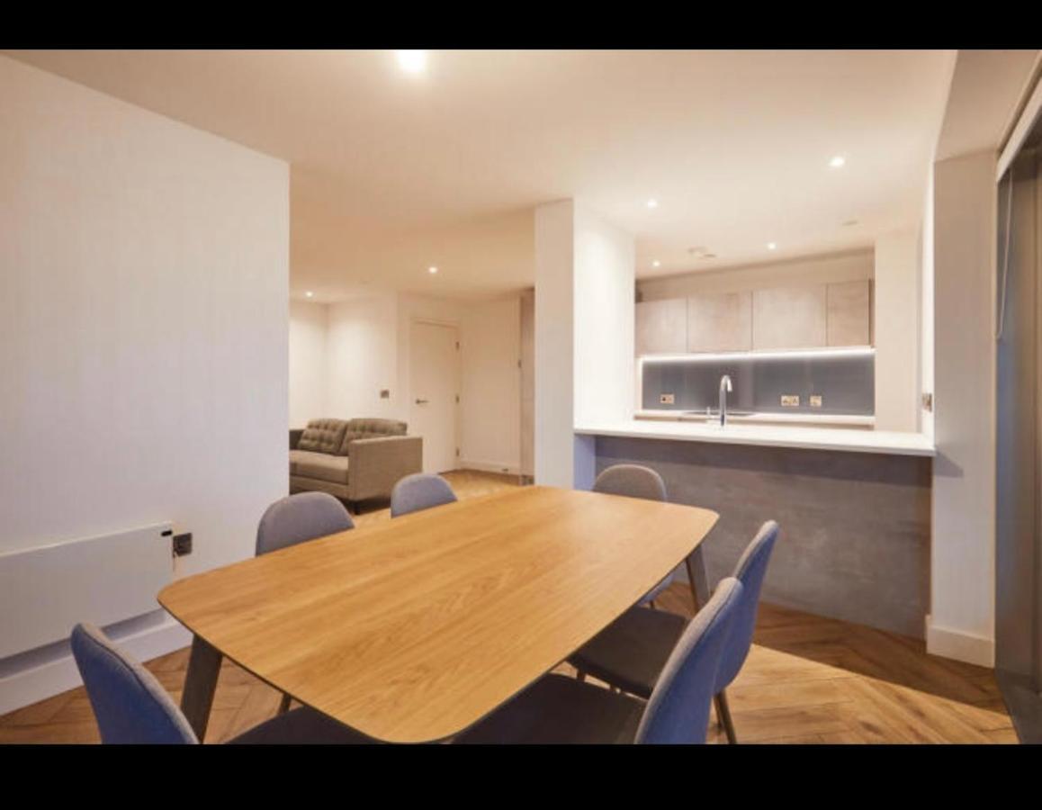Апартаменты Luxurious Centre 2 Bed Манчестер