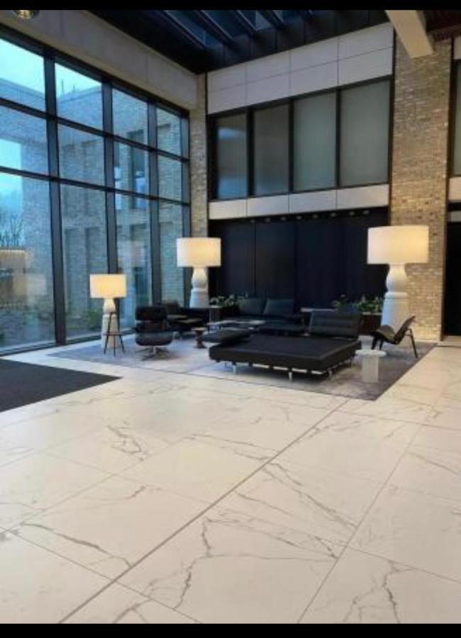 Luxurious Centre 2 Bed Манчестер
