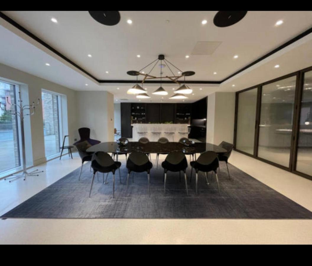 Luxurious Centre 2 Bed Апартаменты *